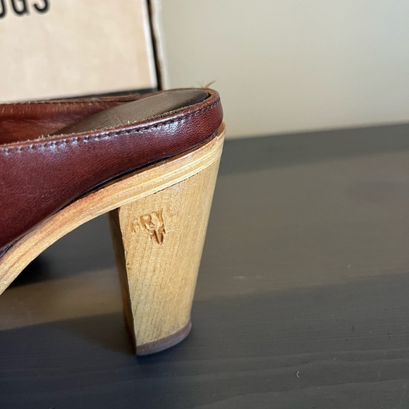 FRYE Vintage 1970’s Leather And Wood Clogs - Picture 5 of 14